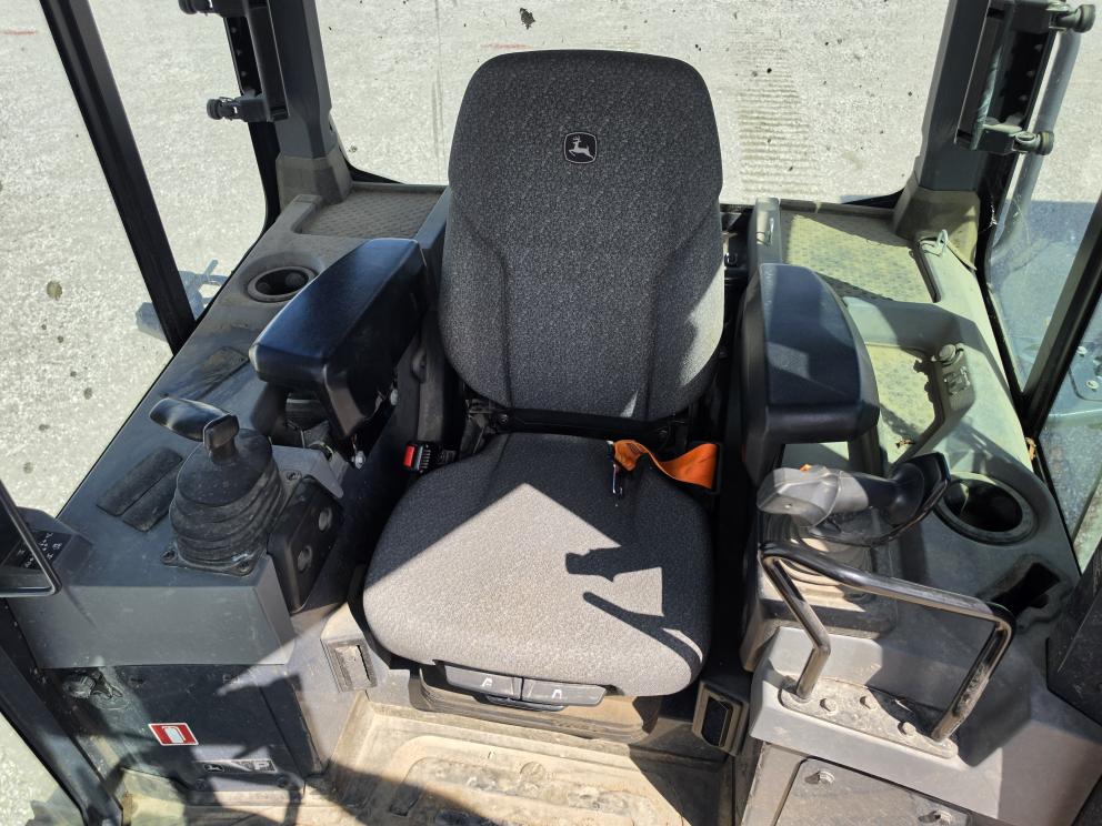 Image for 2023 John Deere 450P LGP