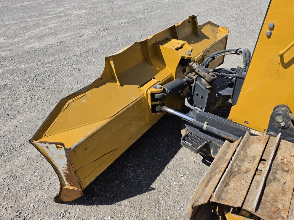 Image for 2023 John Deere 450P LGP