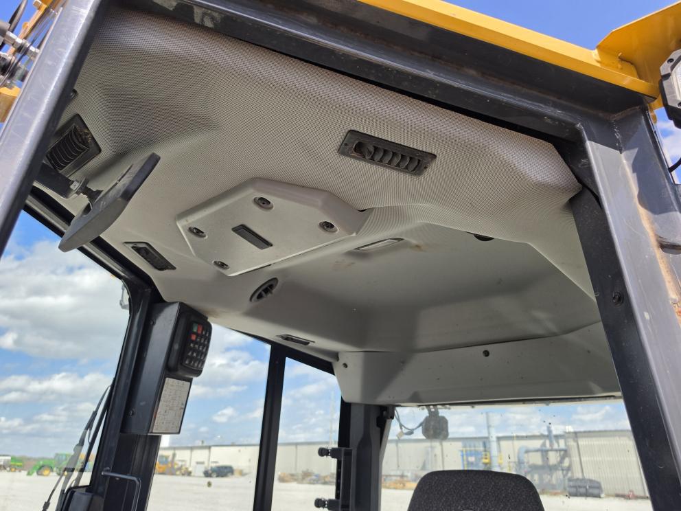 Image for 2023 John Deere 450P LGP