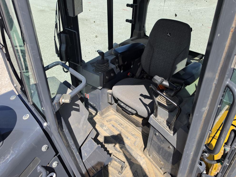 Image for 2023 John Deere 450P LGP