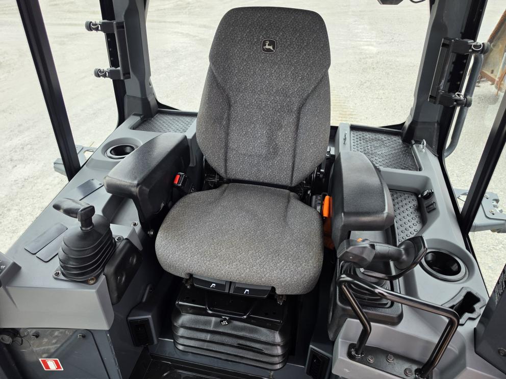 Image for 2023 John Deere 450P LGP