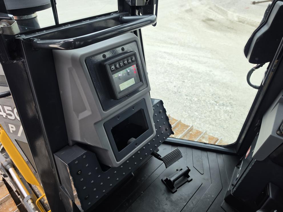 Image for 2023 John Deere 450P LGP
