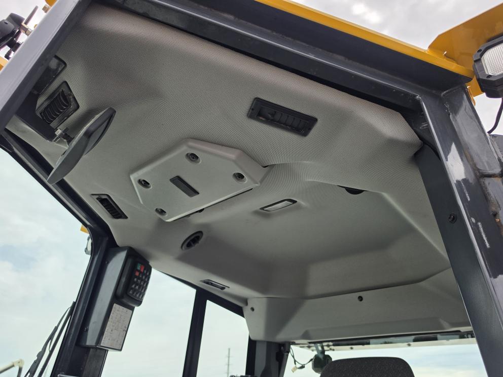 Image for 2023 John Deere 450P LGP