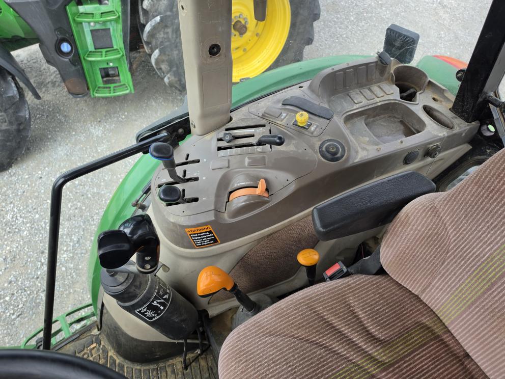 Image for 2014 John Deere 6140D