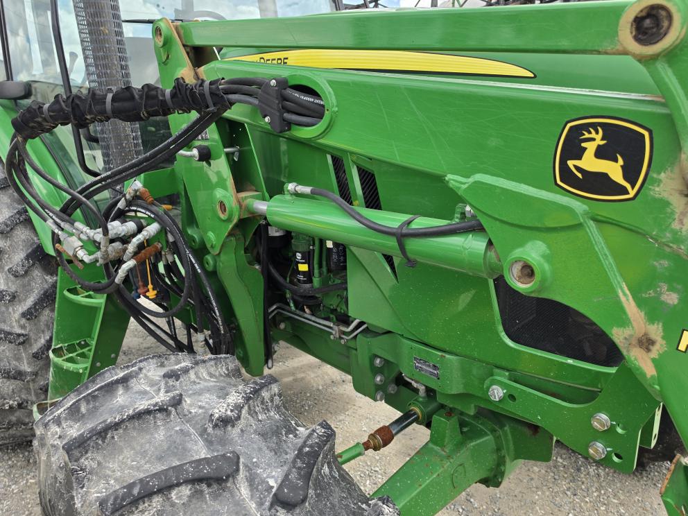 Image for 2014 John Deere 6140D