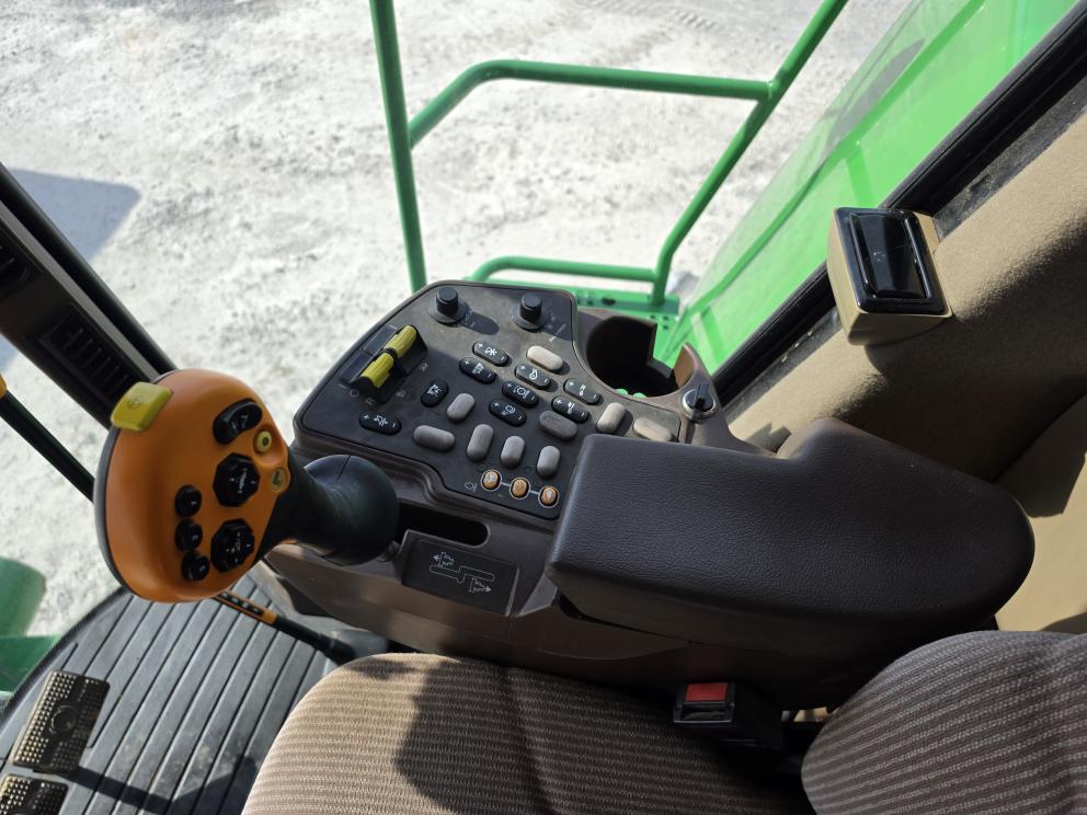 Image for 2006 John Deere 9560 STS