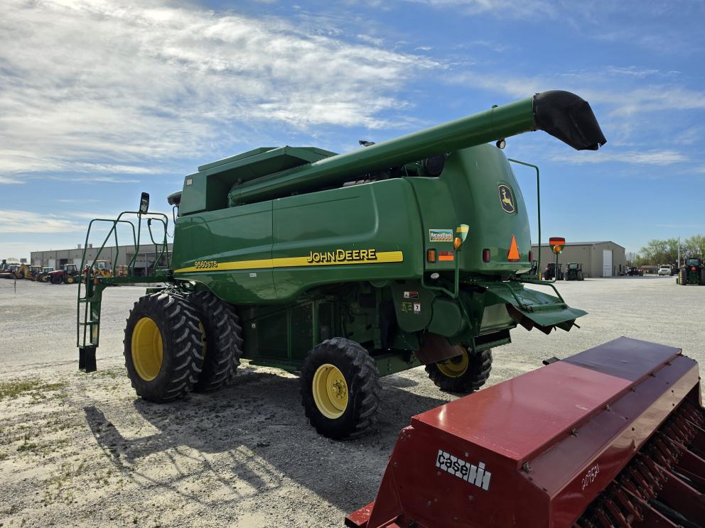 Image for 2006 John Deere 9560 STS