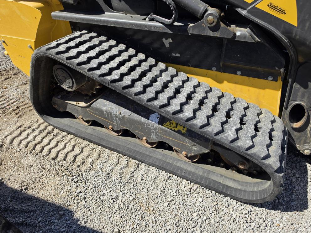 Image for 2022 New Holland C332