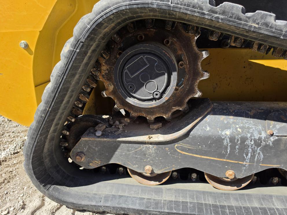 Image for 2022 New Holland C332