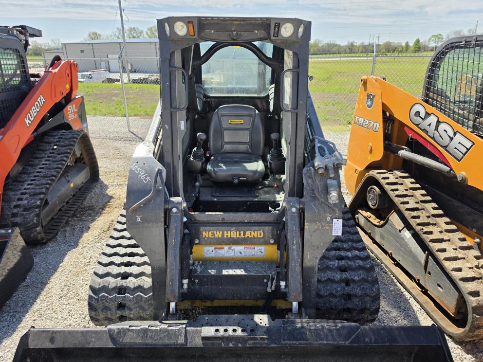 Image for 2022 New Holland C332