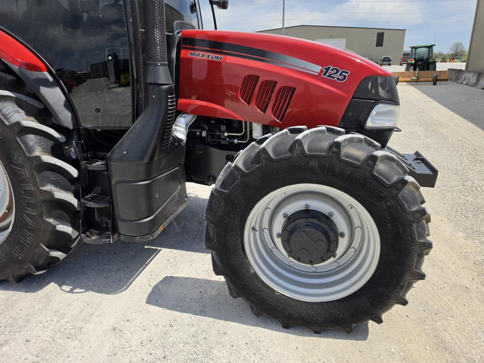 Image for 2014 Case IH Maxxum 125