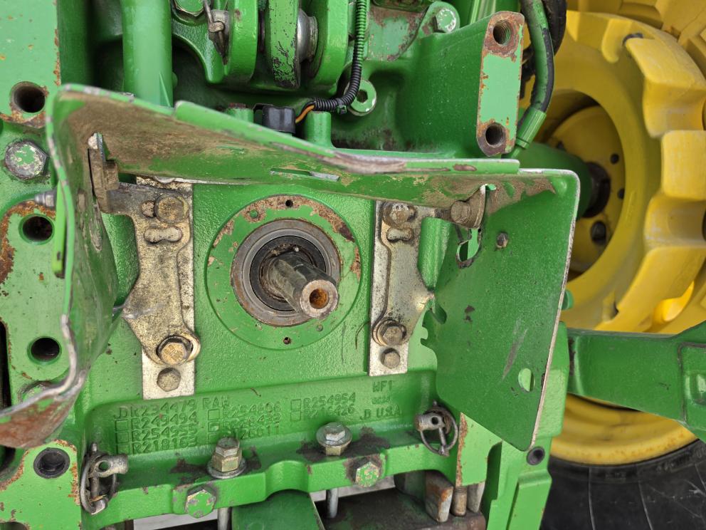 Image for 2006 John Deere 7520