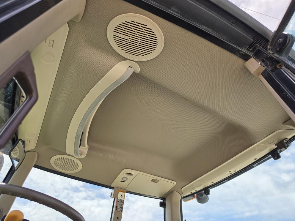 Image for 2006 John Deere 7520