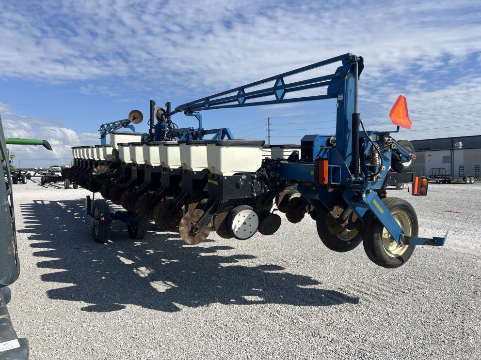 Image for 2002 Kinze 3600