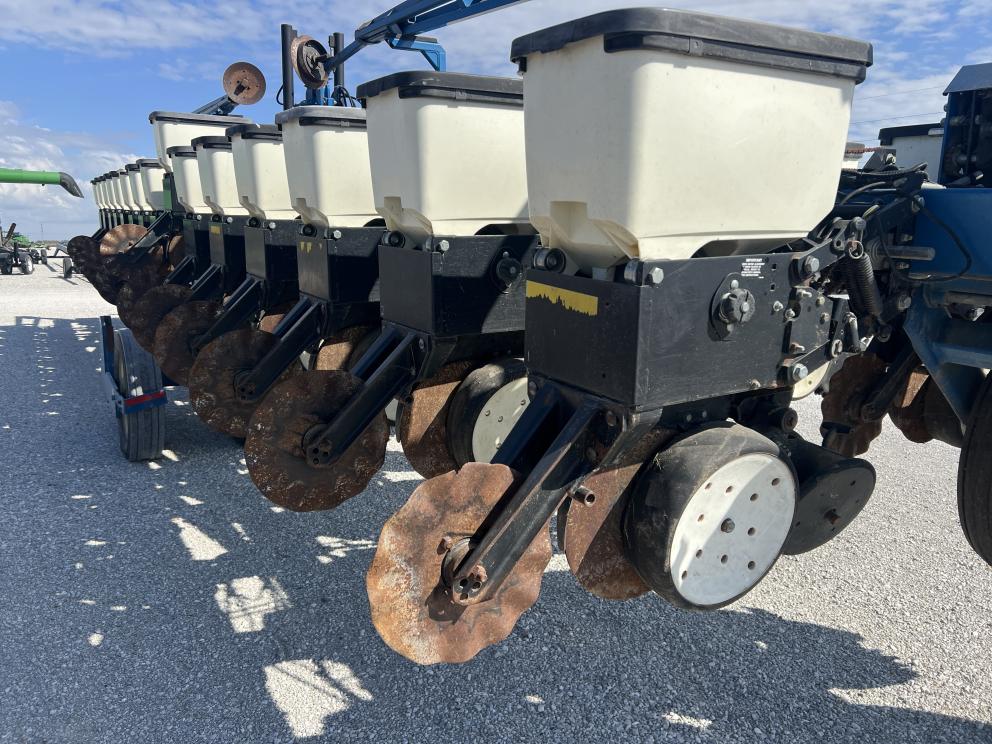 Image for 2002 Kinze 3600