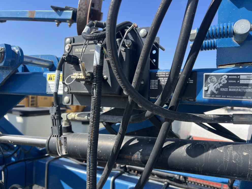 Image for 2002 Kinze 3600