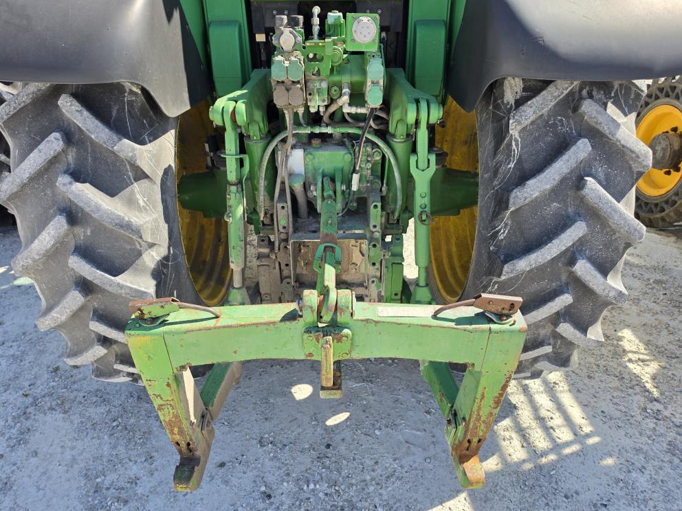 Image for John Deere 7520