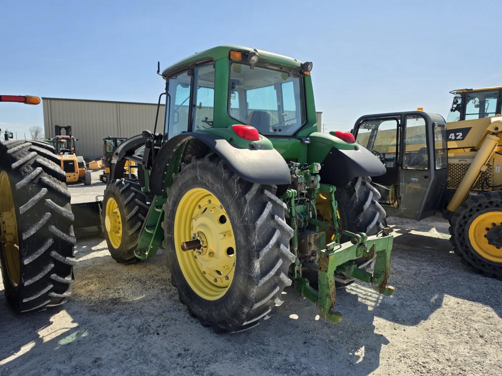 Image for John Deere 7520