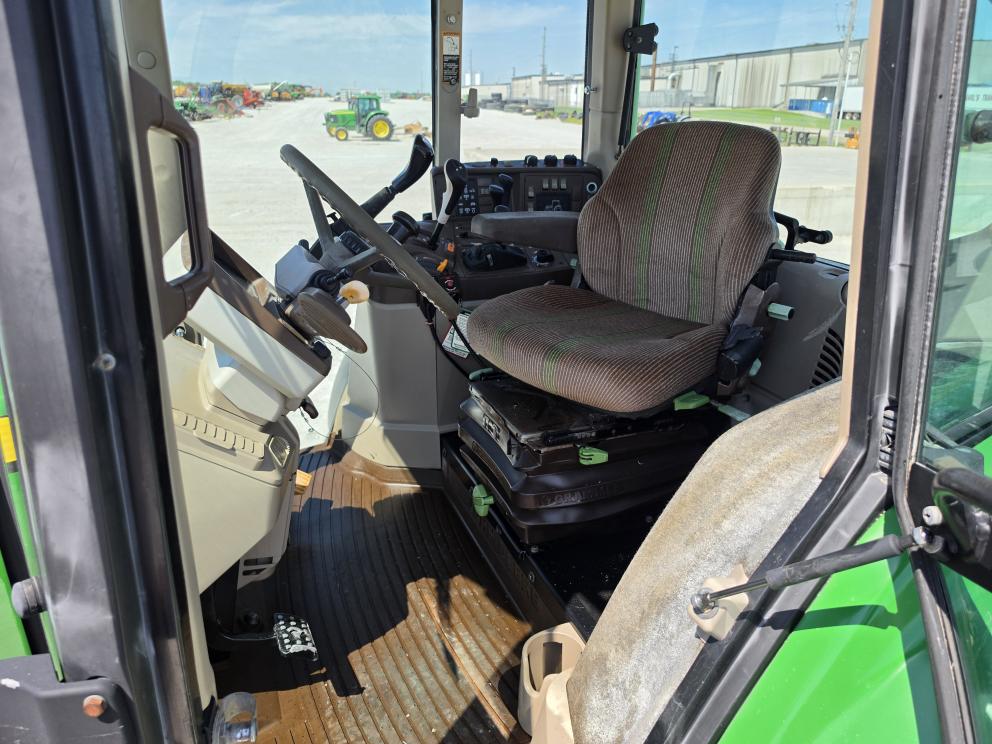 Image for John Deere 7520