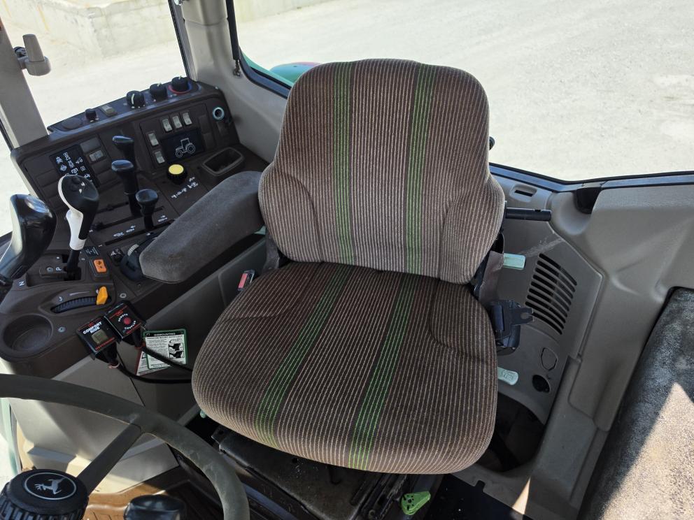 Image for John Deere 7520