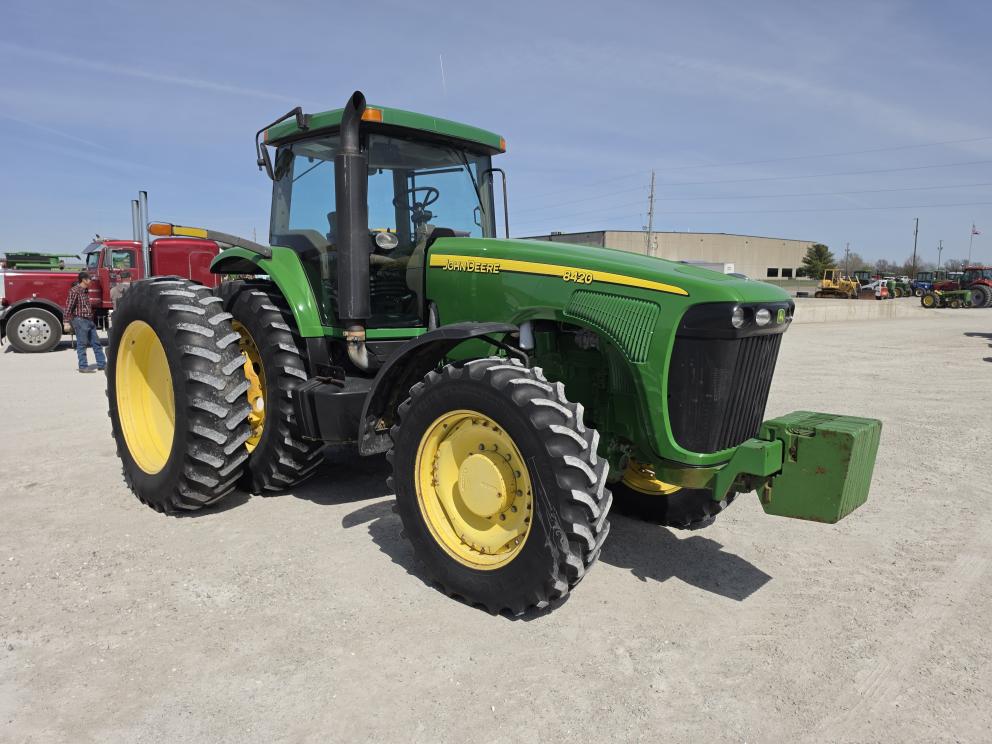 Image for 2002 John Deere 8420