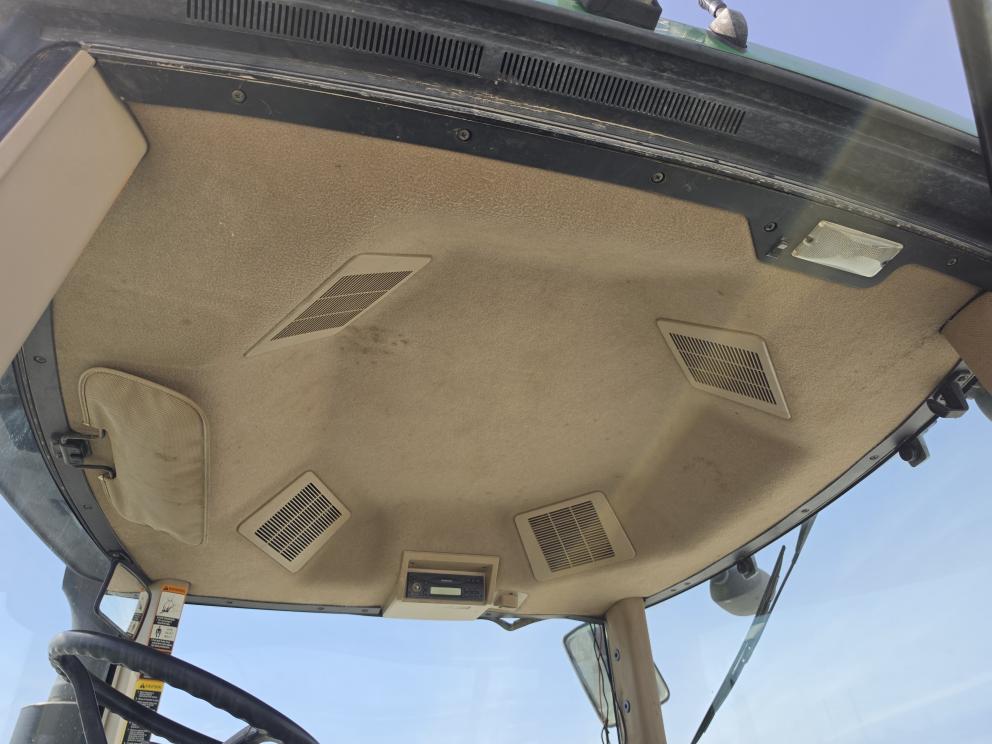 Image for 2002 John Deere 8420