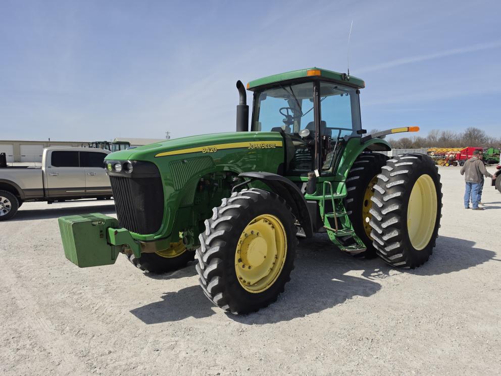 Image for 2002 John Deere 8420