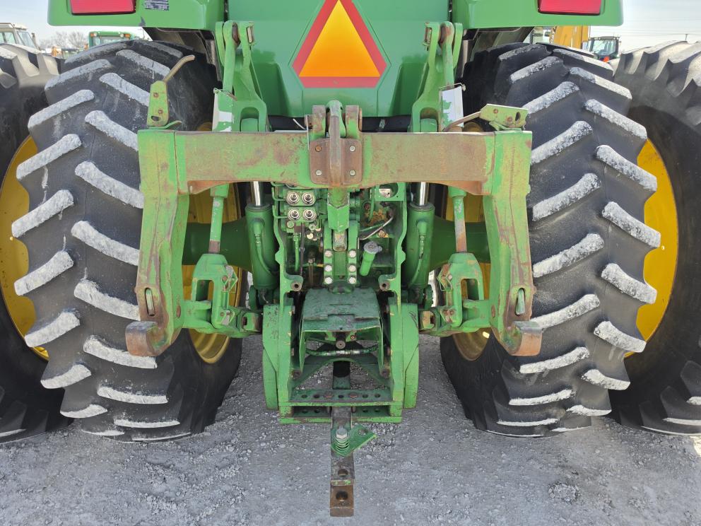 Image for 2002 John Deere 8420