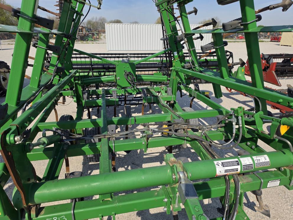 Image for 2011 John Deere 2210