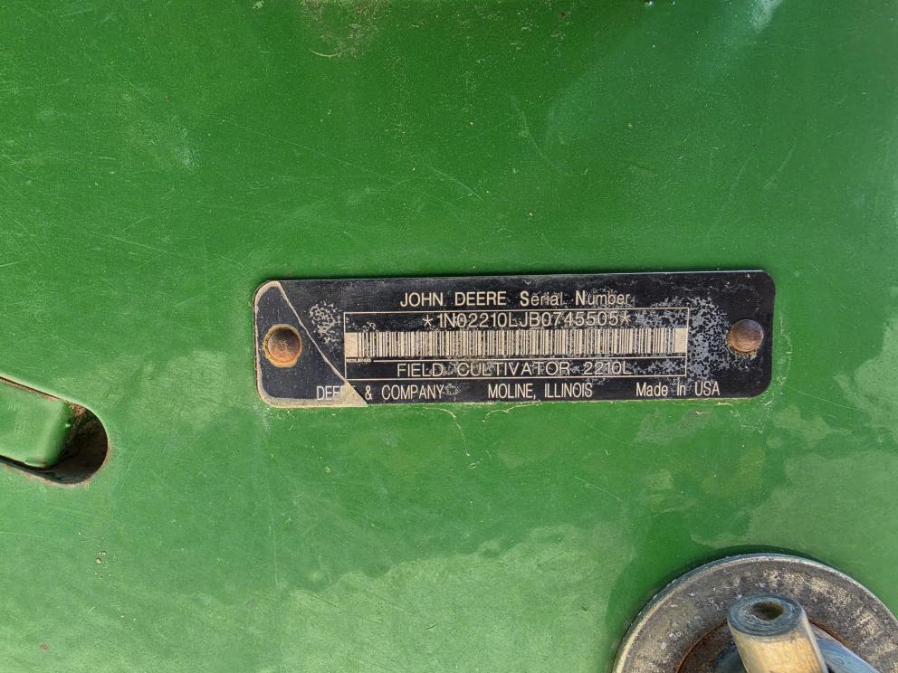 Image for 2011 John Deere 2210