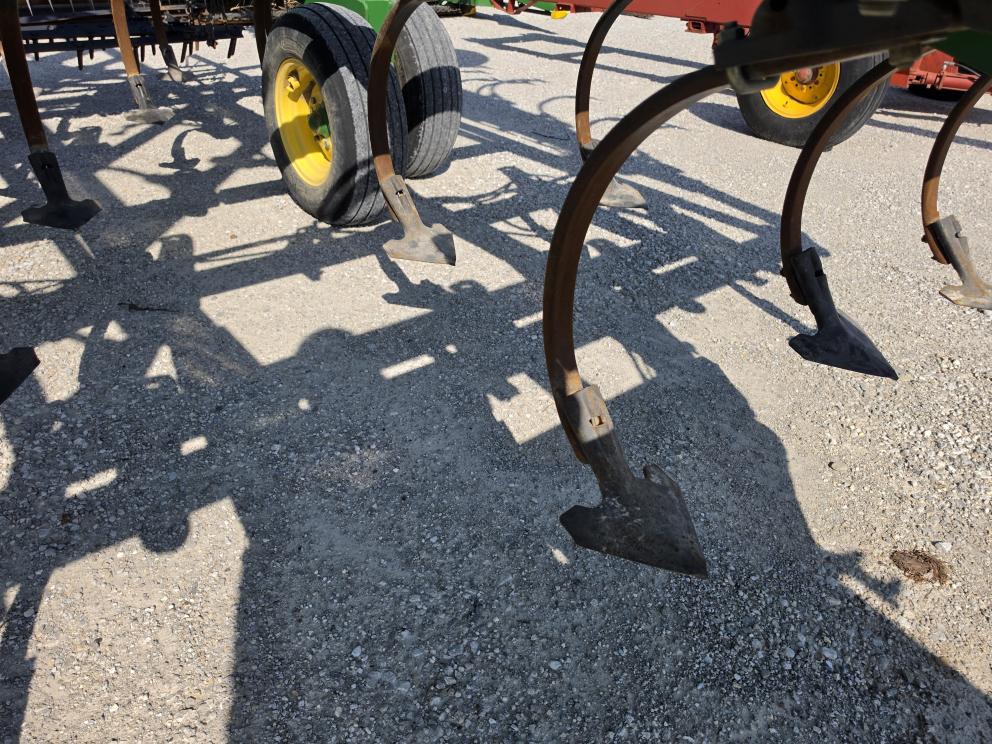 Image for 2011 John Deere 2210