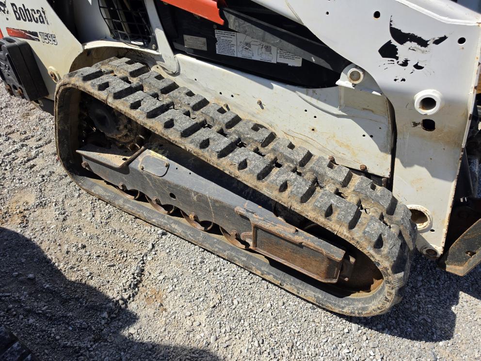 Image for 2016 Bobcat T595