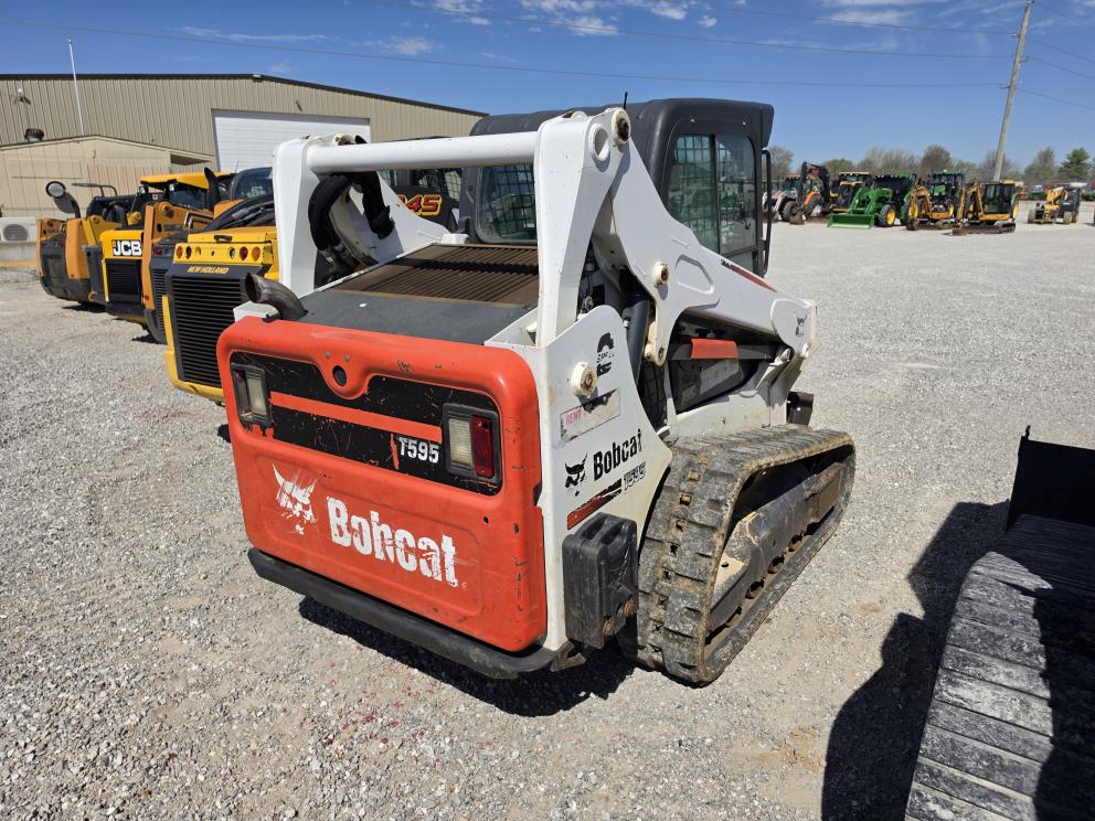 Image for 2016 Bobcat T595