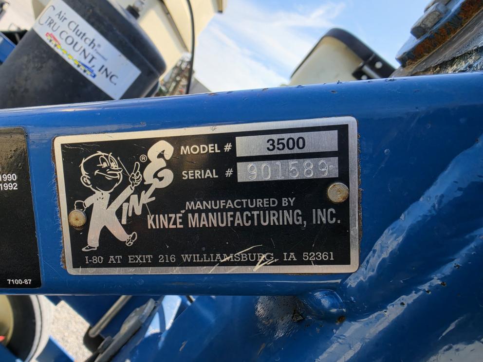 Image for 2001 Kinze 3500