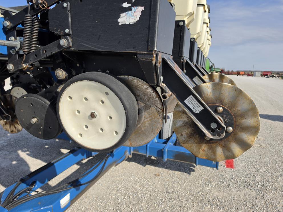 Image for 2001 Kinze 3500