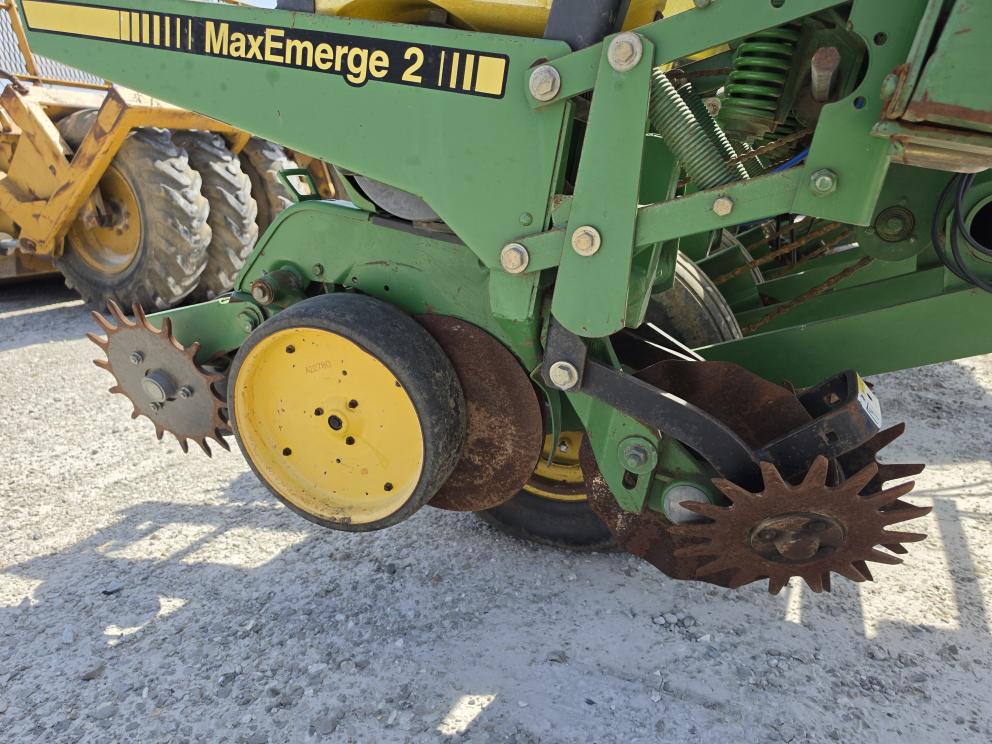 Image for 1988 John Deere 7200