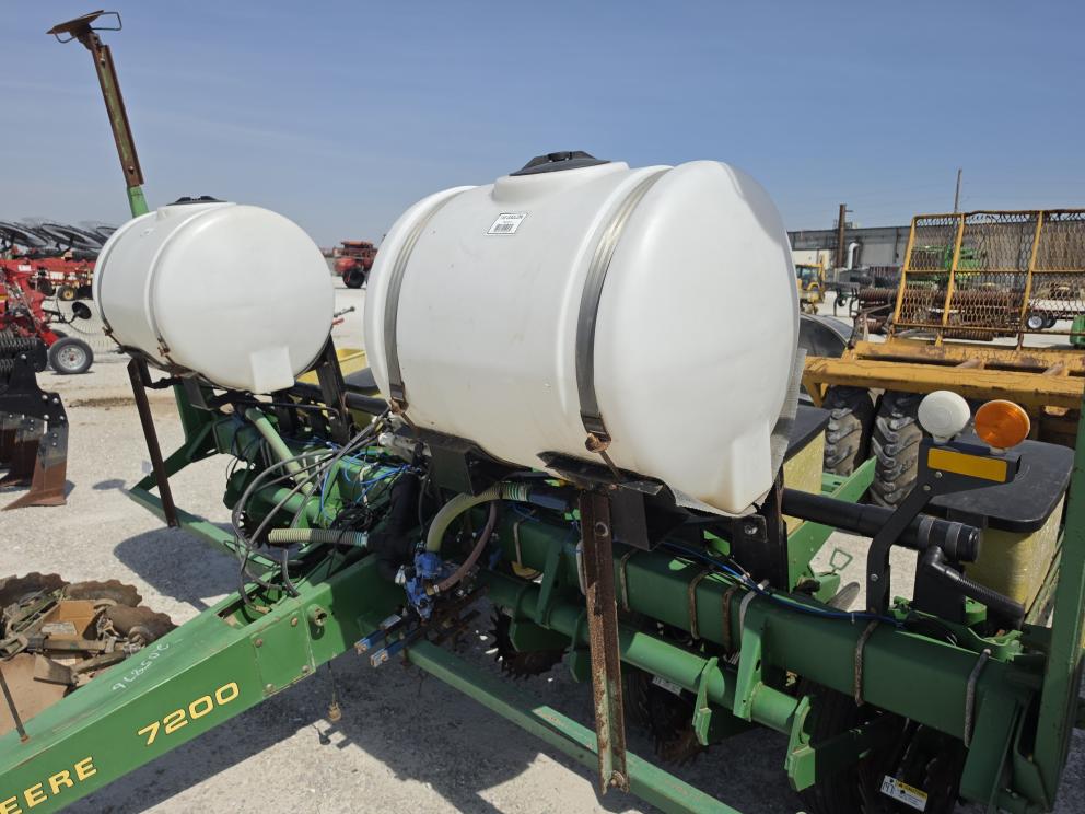 Image for 1988 John Deere 7200