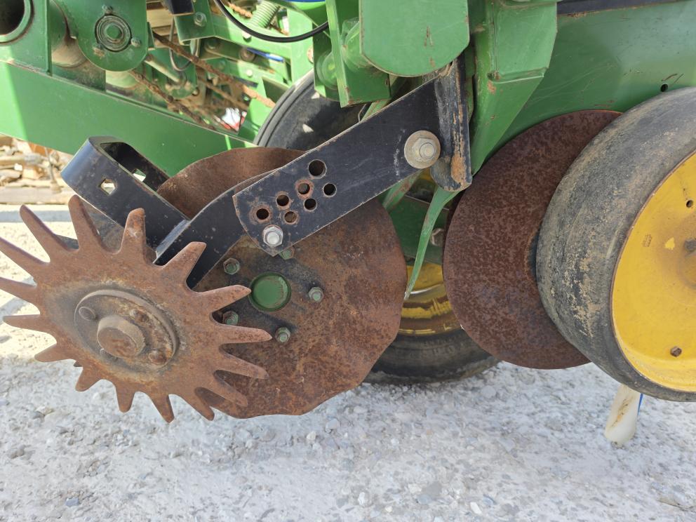 Image for 1988 John Deere 7200