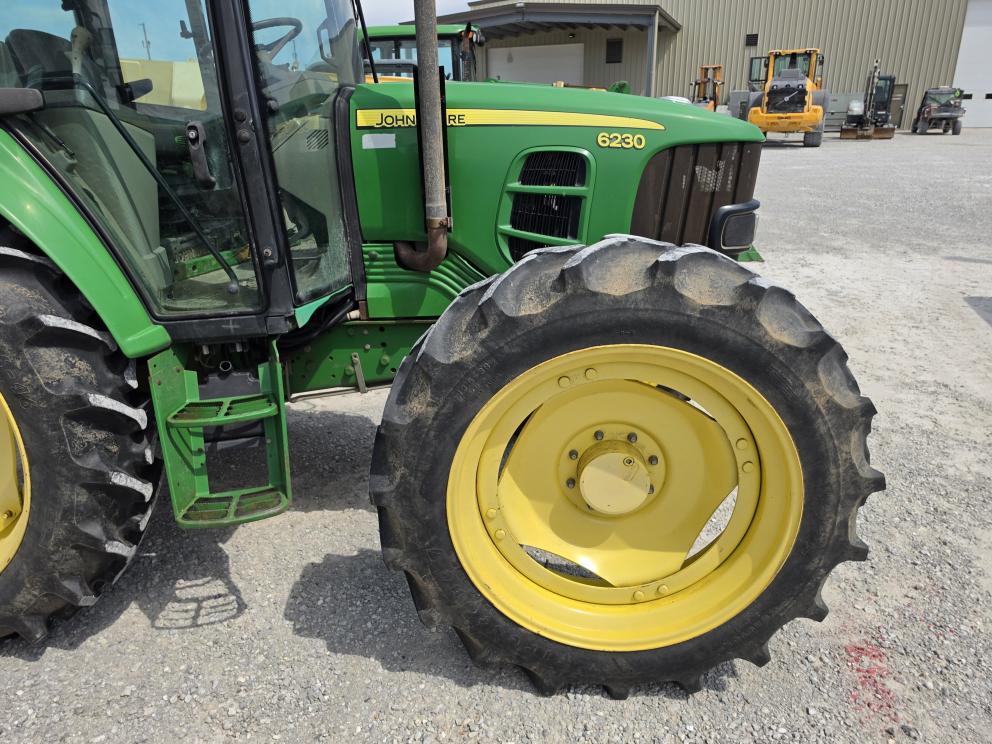 Image for 2010 John Deere 6230