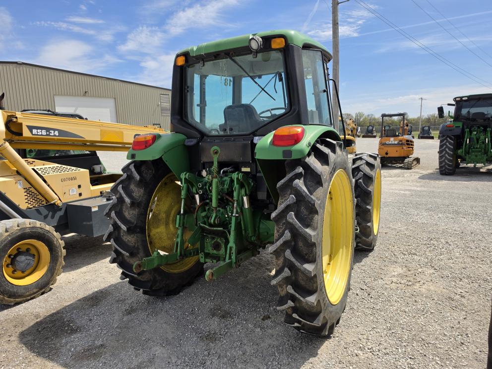 Image for 2010 John Deere 6230