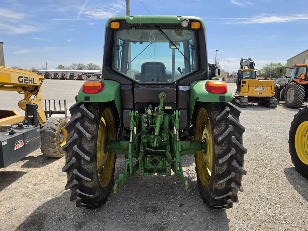 Image for 2010 John Deere 6230