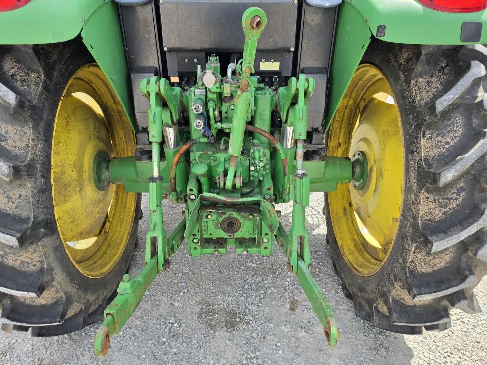 Image for 2010 John Deere 6230