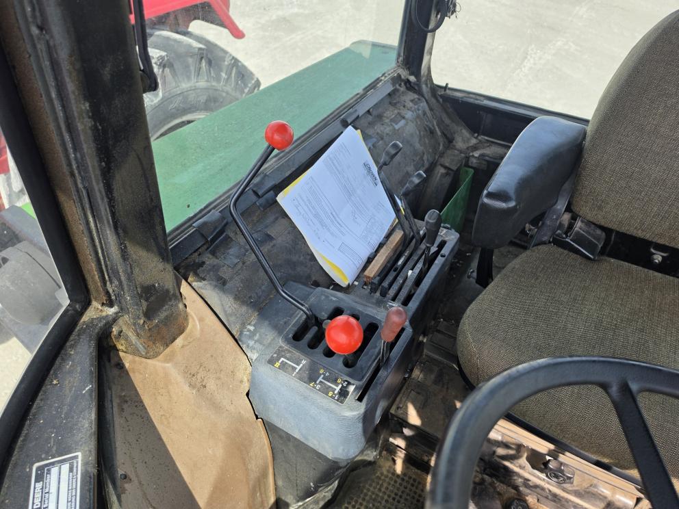 Image for 1992 John Deere 2355