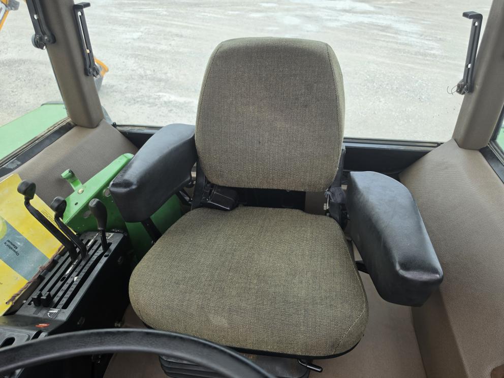 Image for 1992 John Deere 2355