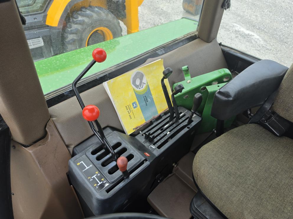 Image for 1992 John Deere 2355