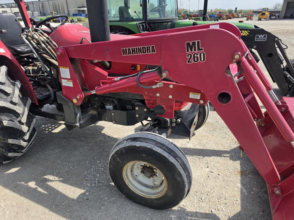 Image for 2003 Mahindra 6000