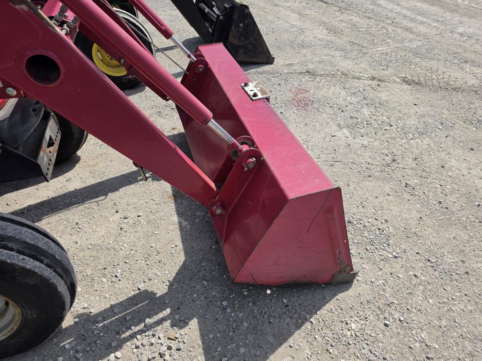 Image for 2003 Mahindra 6000