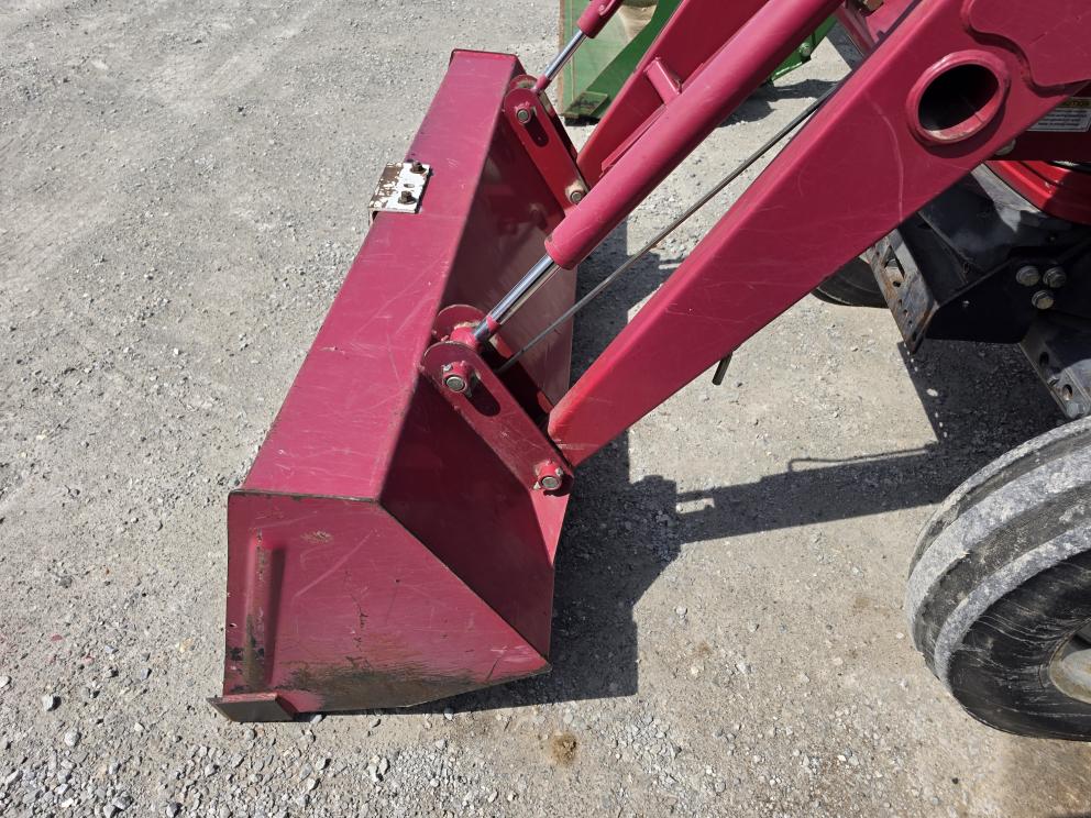 Image for 2003 Mahindra 6000