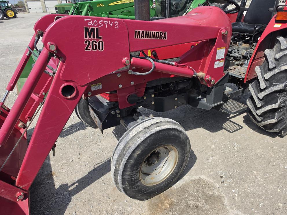 Image for 2003 Mahindra 6000