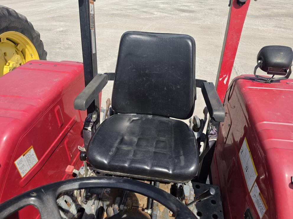 Image for 2003 Mahindra 6000